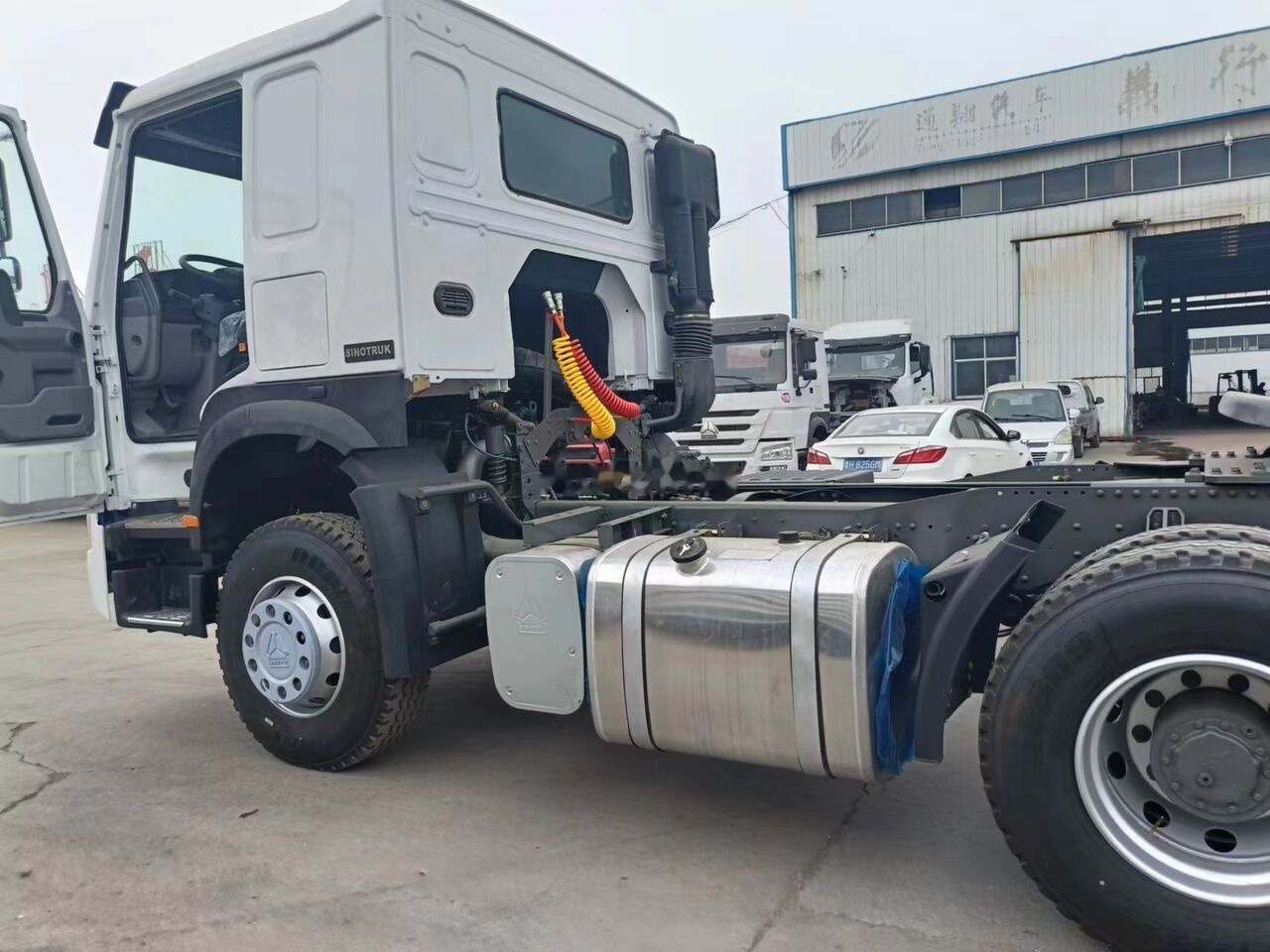 Sinotruk Howo 371 - Tahač: obrázek 2 Sinotruk Howo 371 - Tahač: obrázek 2