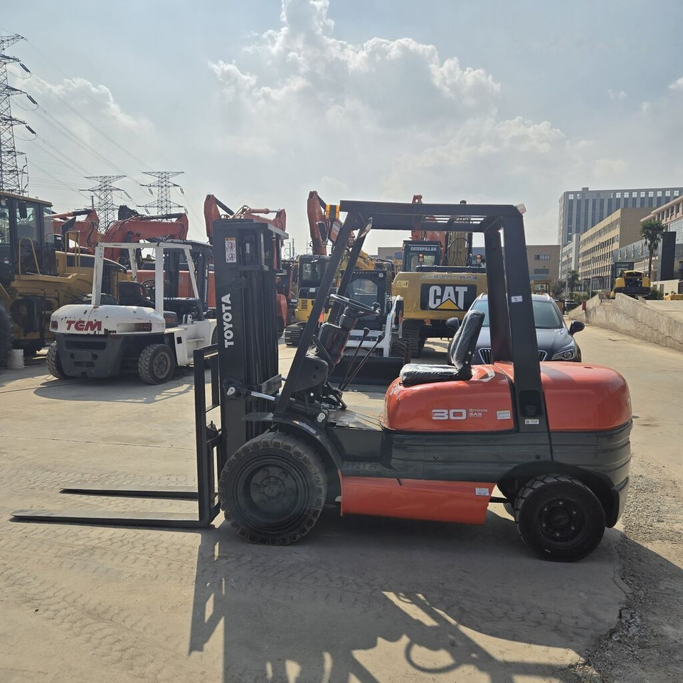 Toyota FD30 - Plynový vysokozdvižný vozík: obrázek 5 Toyota FD30 - Plynový vysokozdvižný vozík: obrázek 5