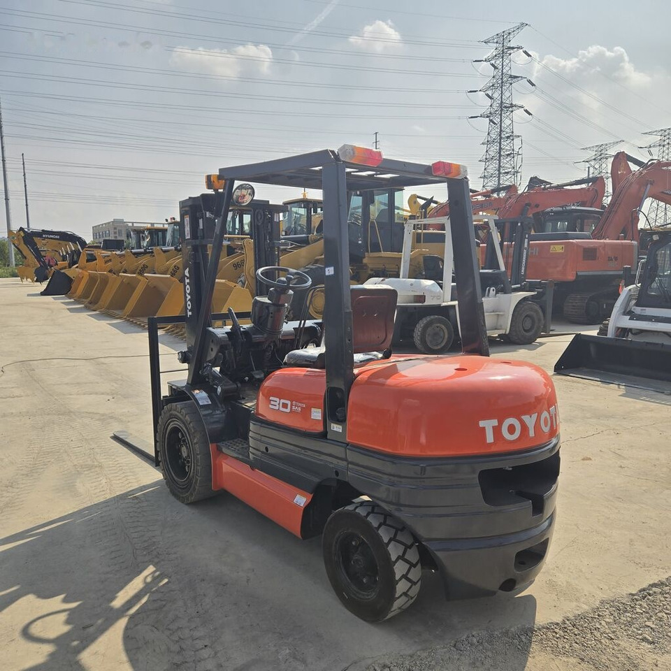 Toyota FD30 - Plynový vysokozdvižný vozík: obrázek 4 Toyota FD30 - Plynový vysokozdvižný vozík: obrázek 4