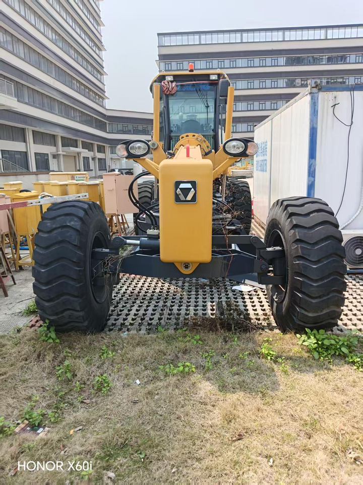 XCMG GR1653 - Grejdr: obrázek 2 XCMG GR1653 - Grejdr: obrázek 2