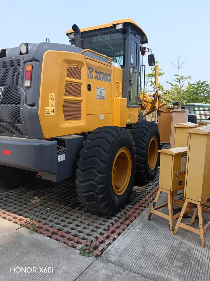 XCMG GR1653 - Grejdr: obrázek 5 XCMG GR1653 - Grejdr: obrázek 5