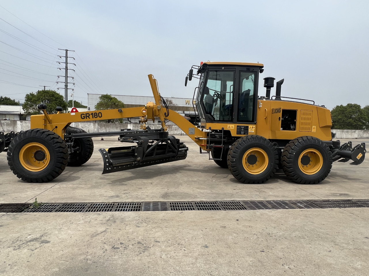 XCMG GR180 - Grejdr: obrázek 3 XCMG GR180 - Grejdr: obrázek 3