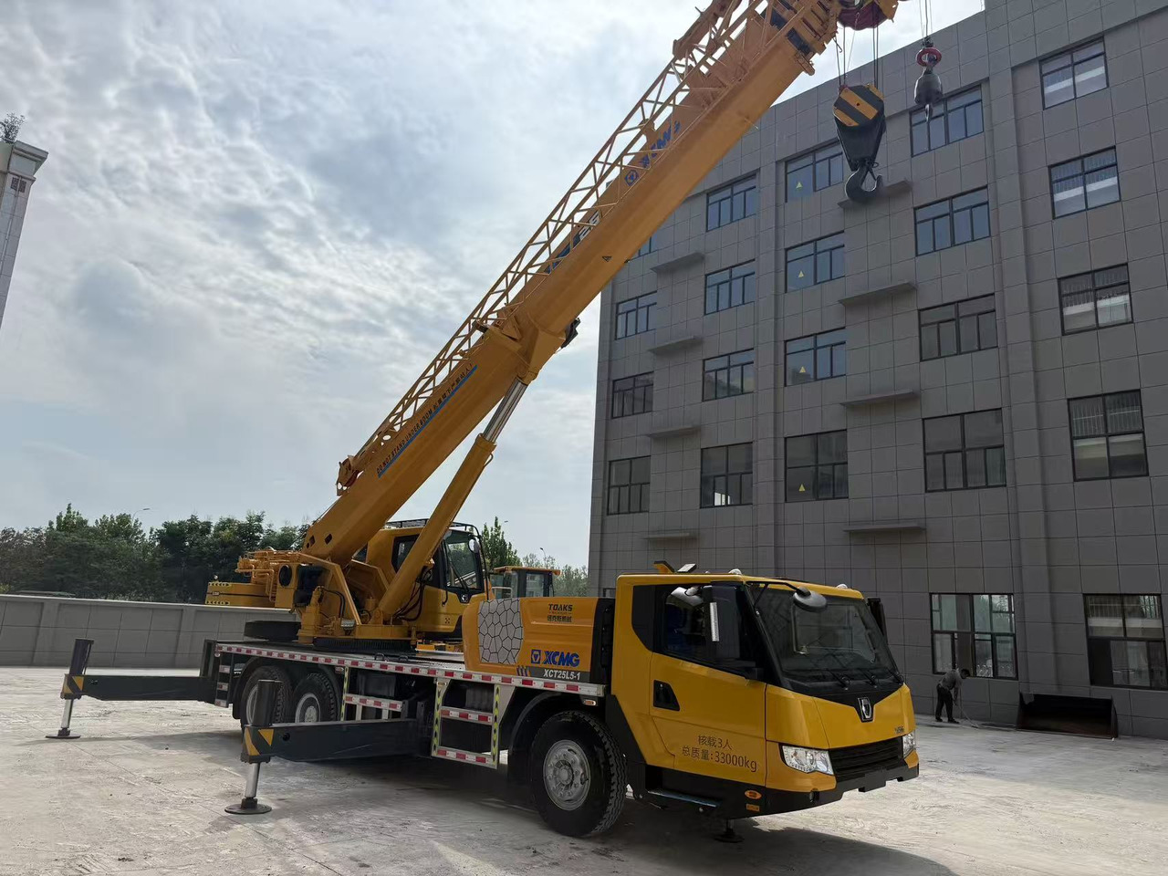 XCMG XCT25L5 - Auto s hydraulickou rukou: obrázek 3 XCMG XCT25L5 - Auto s hydraulickou rukou: obrázek 3