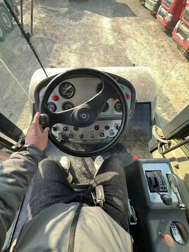 Silniční válec XCMG XS202J: obrázek 9