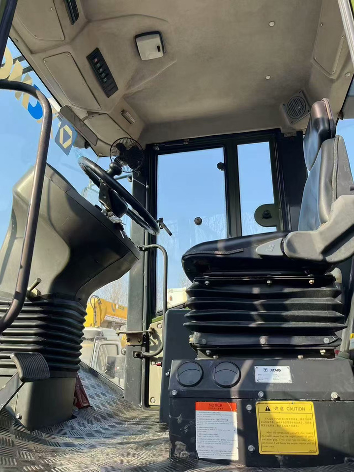 Silniční válec XCMG XS202J: obrázek 7