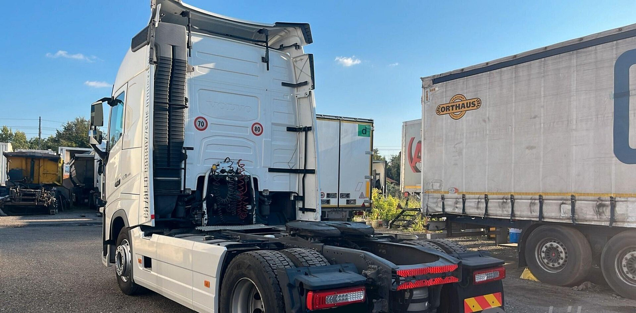 Volvo FH 460 Euro 6 Globetrotter 2018 - Tahač: obrázek 3 Volvo FH 460 Euro 6 Globetrotter 2018 - Tahač: obrázek 3