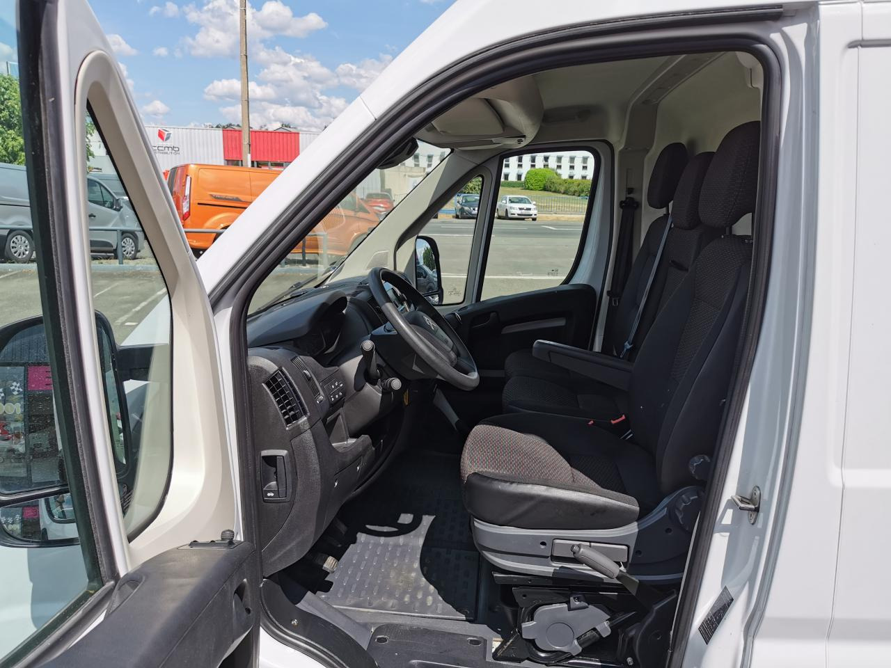 CITROEN Jumper 3.5t L2H2 2.2 HDi S&S - 140 III FOURGON TOLE Fourgon Tolé 35 L2H2 PHASE 3 - Furgon: obrázek 5 CITROEN Jumper 3.5t L2H2 2.2 HDi S&S - 140 III FOURGON TOLE Fourgon Tolé 35 L2H2 PHASE 3 - Furgon: obrázek 5