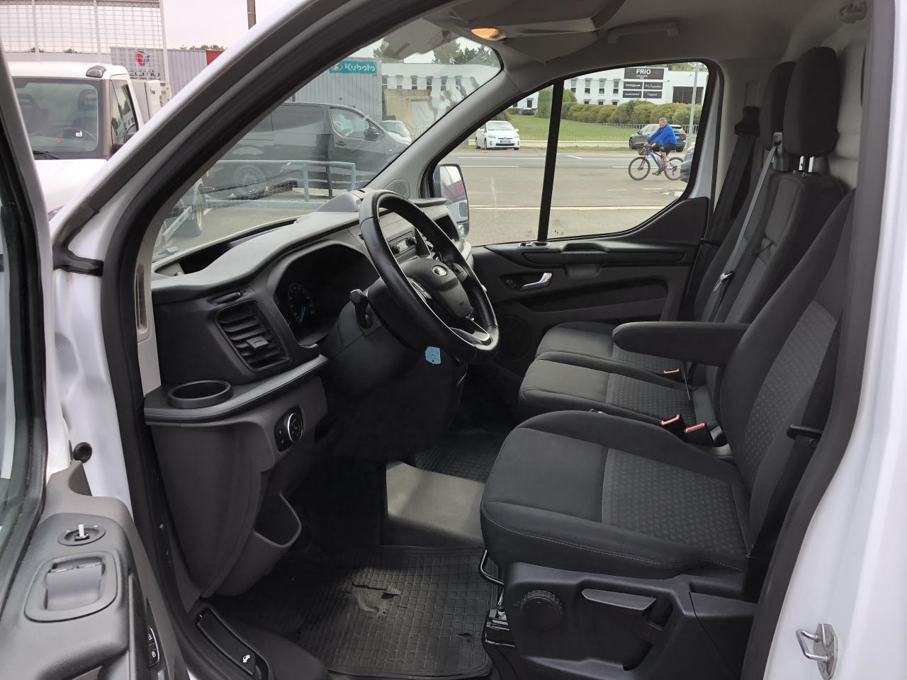 FORD TRANSIT CUSTOM 2.0 ECOBLUE MHEV - 130CH TREND BUSINESS - Furgon: obrázek 4 FORD TRANSIT CUSTOM 2.0 ECOBLUE MHEV - 130CH TREND BUSINESS - Furgon: obrázek 4