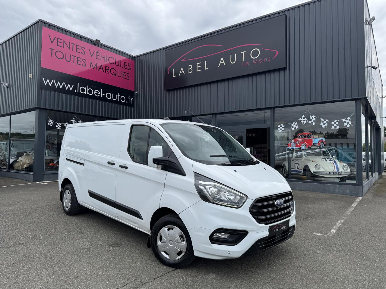 FORD transit custom 300 L2H1 2.0 ECOBLUE 130 HYBRID TREND BUSINESS - Furgon: obrázek 1 FORD transit custom 300 L2H1 2.0 ECOBLUE 130 HYBRID TREND BUSINESS - Furgon: obrázek 1