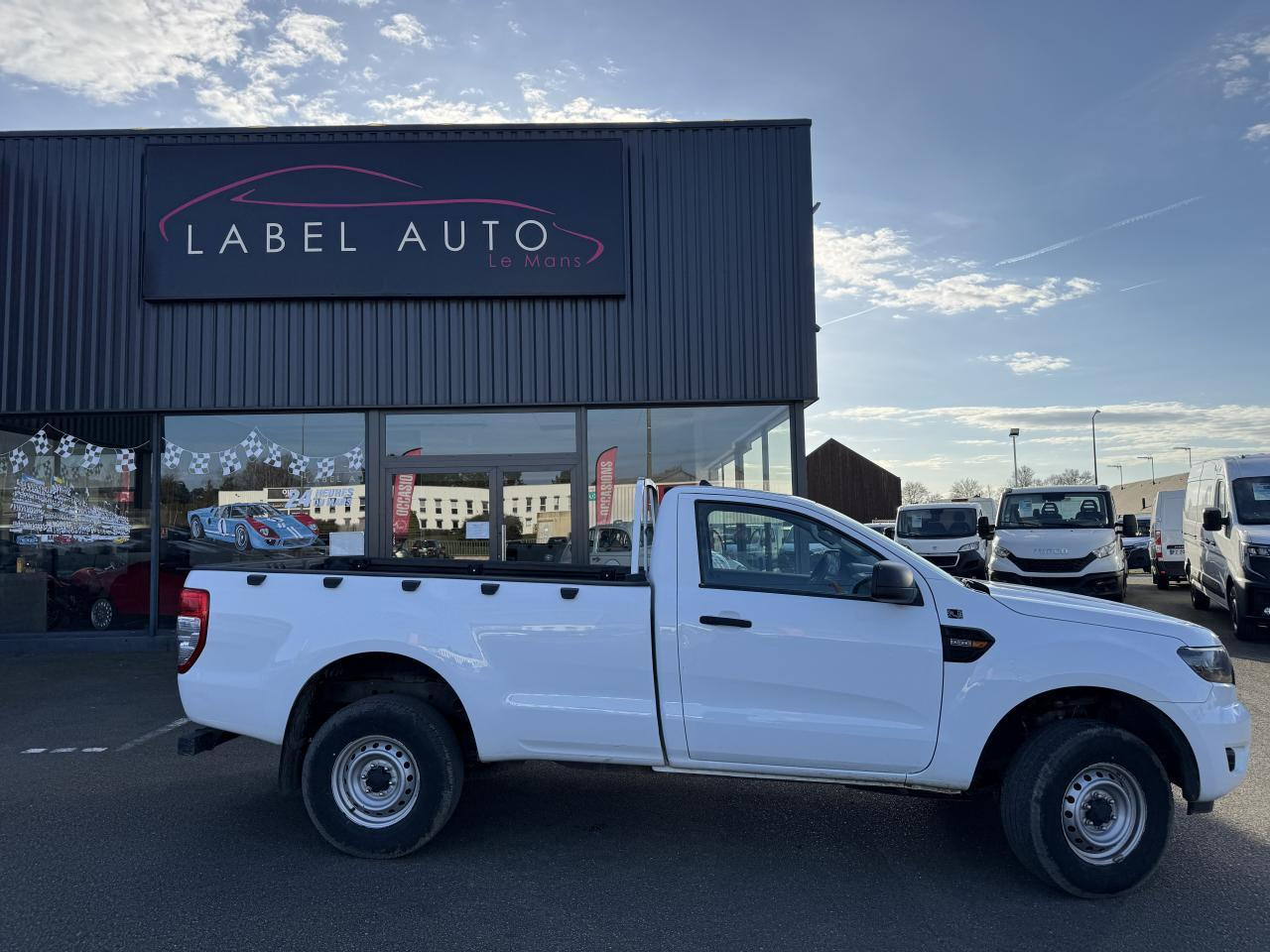 Ford Ranger 2.0 TDCI 170CH 4X4 SIMPLE CABINE XL - Pick-up: obrázek 1 Ford Ranger 2.0 TDCI 170CH 4X4 SIMPLE CABINE XL - Pick-up: obrázek 1