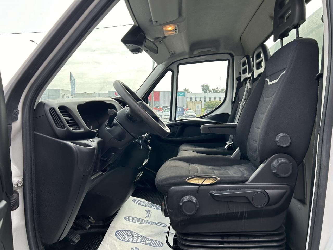 IVECO Daily 35 C 14 S&S (Quad-Leaf) CHASSIS CABINE 2014 35C/35S Chassis cabine 35 C Epmt.3.75 PHASE 3 - Dodávka sklápěč: obrázek 5 IVECO Daily 35 C 14 S&S (Quad-Leaf) CHASSIS CABINE 2014 35C/35S Chassis cabine 35 C Epmt.3.75 PHASE 3 - Dodávka sklápěč: obrázek 5