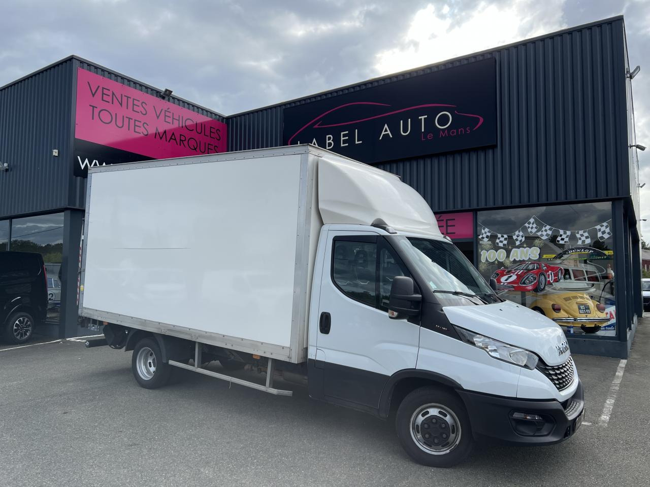 IVECO Daily 35 C 16 S&S (Quad-Leaf) CHASSIS CABINE 2014 35C/35S Chassis cabine 35 C Epmt.4.1 PHASE 4 - Dodávka skřín: obrázek 5 IVECO Daily 35 C 16 S&S (Quad-Leaf) CHASSIS CABINE 2014 35C/35S Chassis cabine 35 C Epmt.4.1 PHASE 4 - Dodávka skřín: obrázek 5