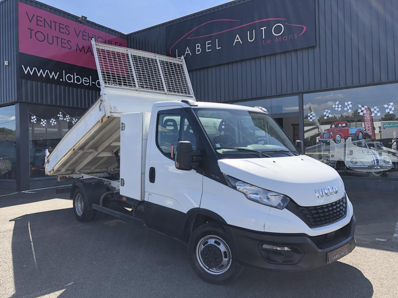 IVECO Daily 35C14 3T5 BENNE + COFFRE RJ 2.3L 140CH - Dodávka sklápěč: obrázek 2 IVECO Daily 35C14 3T5 BENNE + COFFRE RJ 2.3L 140CH - Dodávka sklápěč: obrázek 2