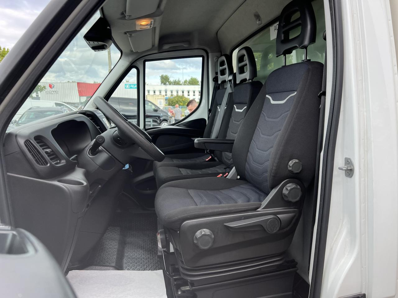 IVECO Daily 35C16 CAISSE HAYON 20M3 RJ 3.0L 160CH - Dodávka skřín: obrázek 5 IVECO Daily 35C16 CAISSE HAYON 20M3 RJ 3.0L 160CH - Dodávka skřín: obrázek 5