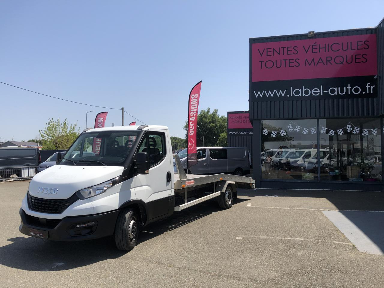 Iveco Daily IVECO PORTE VOITURE DEPANNEUSE 35 S 16 3L0 160 CH EMPATTEMENT 4100 PLATEAU FIX ALU EQUIP M - Přepravník automobilů: obrázek 5 Iveco Daily IVECO PORTE VOITURE DEPANNEUSE 35 S 16 3L0 160 CH EMPATTEMENT 4100 PLATEAU FIX ALU EQUIP M - Přepravník automobilů: obrázek 5
