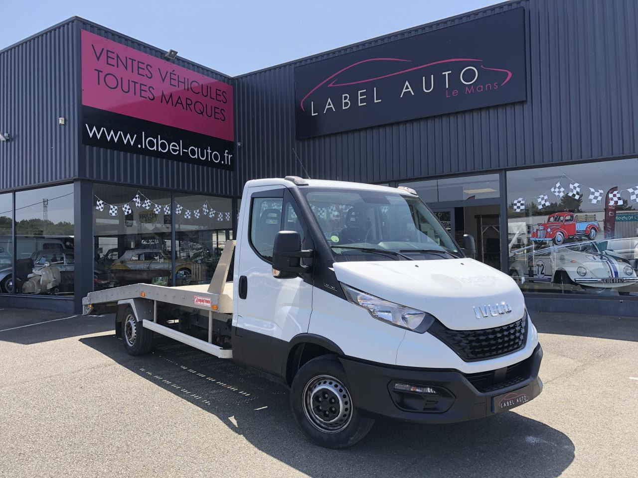 Iveco Daily IVECO PORTE VOITURE DEPANNEUSE 35 S 16 3L0 160 CH EMPATTEMENT 4100 PLATEAU FIX ALU EQUIP M - Přepravník automobilů: obrázek 2 Iveco Daily IVECO PORTE VOITURE DEPANNEUSE 35 S 16 3L0 160 CH EMPATTEMENT 4100 PLATEAU FIX ALU EQUIP M - Přepravník automobilů: obrázek 2