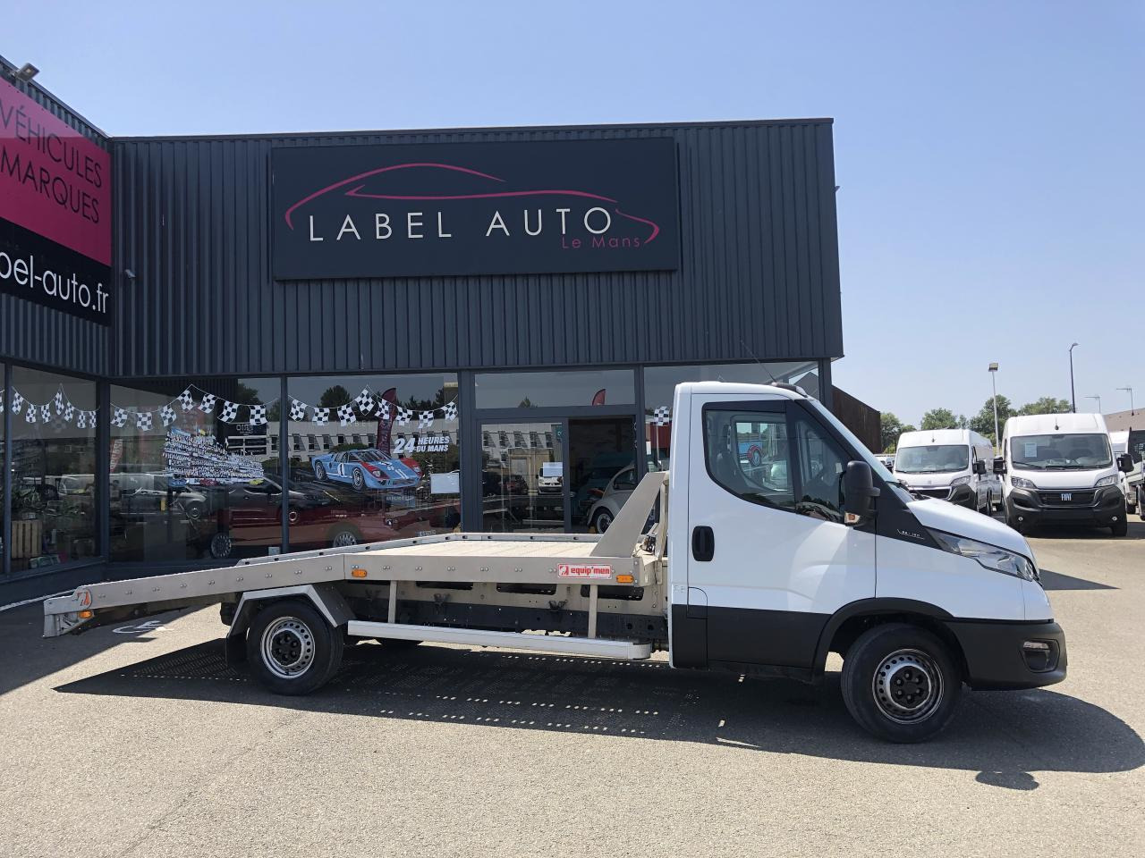 Iveco Daily IVECO PORTE VOITURE DEPANNEUSE 35 S 16 3L0 160 CH EMPATTEMENT 4100 PLATEAU FIX ALU EQUIP M - Přepravník automobilů: obrázek 1 Iveco Daily IVECO PORTE VOITURE DEPANNEUSE 35 S 16 3L0 160 CH EMPATTEMENT 4100 PLATEAU FIX ALU EQUIP M - Přepravník automobilů: obrázek 1