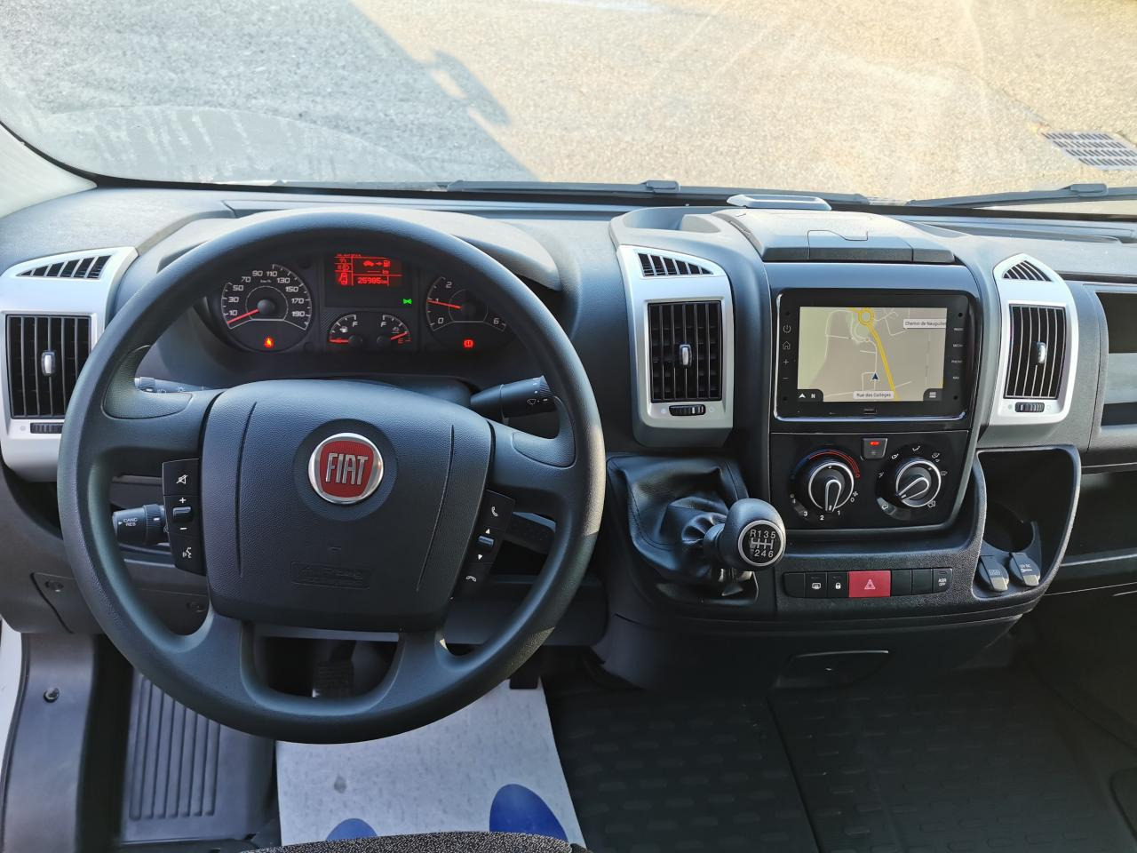 FIAT Ducato Maxi HD 3.5 L 2.2 Multijet 3 - 140 III TRANSPORTS SPECIFIQUES Grand Volume 20m3 + hayon 750 - Jiná technika: obrázek 4 FIAT Ducato Maxi HD 3.5 L 2.2 Multijet 3 - 140 III TRANSPORTS SPECIFIQUES Grand Volume 20m3 + hayon 750 - Jiná technika: obrázek 4