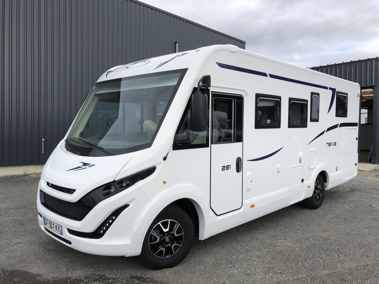 MC LOUIS NEVIS 281 - Integrovaný obytný vůz: obrázek 1 MC LOUIS NEVIS 281 - Integrovaný obytný vůz: obrázek 1
