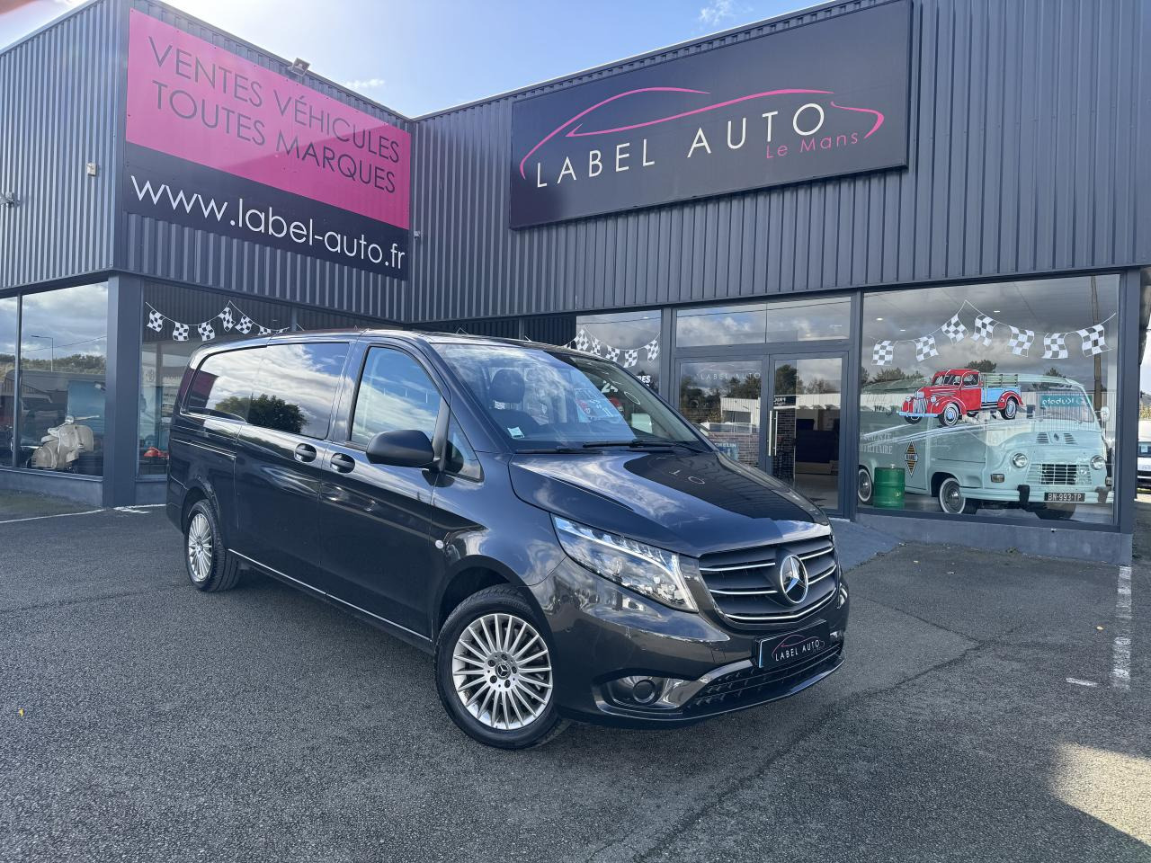 MERCEDES Vito MIXTO Extra Long 3.05t 119 CDI BlueEfficiency - BVA 9G-Tronic Propulsion MIXTO - BM 447 first - Furgon: obrázek 2 MERCEDES Vito MIXTO Extra Long 3.05t 119 CDI BlueEfficiency - BVA 9G-Tronic Propulsion MIXTO - BM 447 first - Furgon: obrázek 2