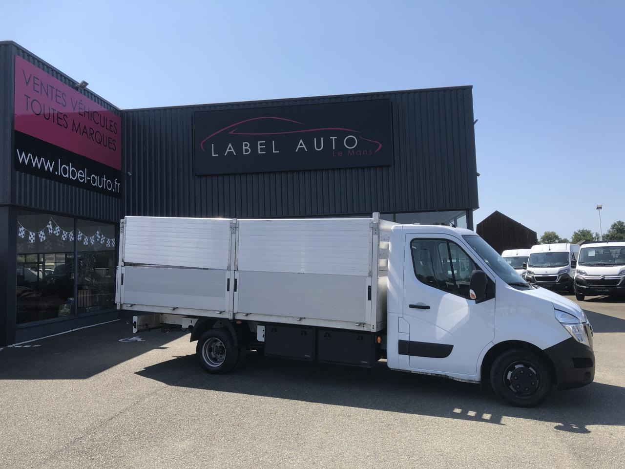 NISSAN INTERSTAR 3T5 2.3 DCI 165CH PLATEAU RIDELLES 4M50 - Dodávka valník: obrázek 1 NISSAN INTERSTAR 3T5 2.3 DCI 165CH PLATEAU RIDELLES 4M50 - Dodávka valník: obrázek 1