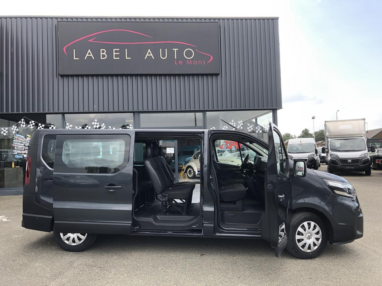 NISSAN PRIMASTAR COMBI L2H1 9 PLACES 2.0 DCI 145CH N-CONNECTA - Minibus, Mikrobus: obrázek 1 NISSAN PRIMASTAR COMBI L2H1 9 PLACES 2.0 DCI 145CH N-CONNECTA - Minibus, Mikrobus: obrázek 1