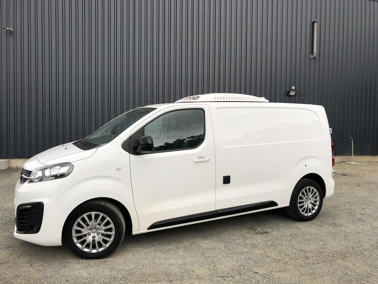 OPEL VIVARO 2.0 D 145CH FRIGORIFIQUE POSITIF THERMOKING - Chladící dodávka: obrázek 2 OPEL VIVARO 2.0 D 145CH FRIGORIFIQUE POSITIF THERMOKING - Chladící dodávka: obrázek 2