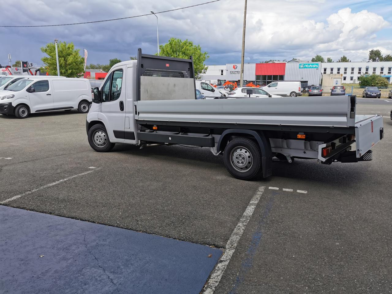 PEUGEOT BOXER 3T5 PLATEAU 4M20 2.2 HDI 140CH - Dodávka valník: obrázek 4 PEUGEOT BOXER 3T5 PLATEAU 4M20 2.2 HDI 140CH - Dodávka valník: obrázek 4
