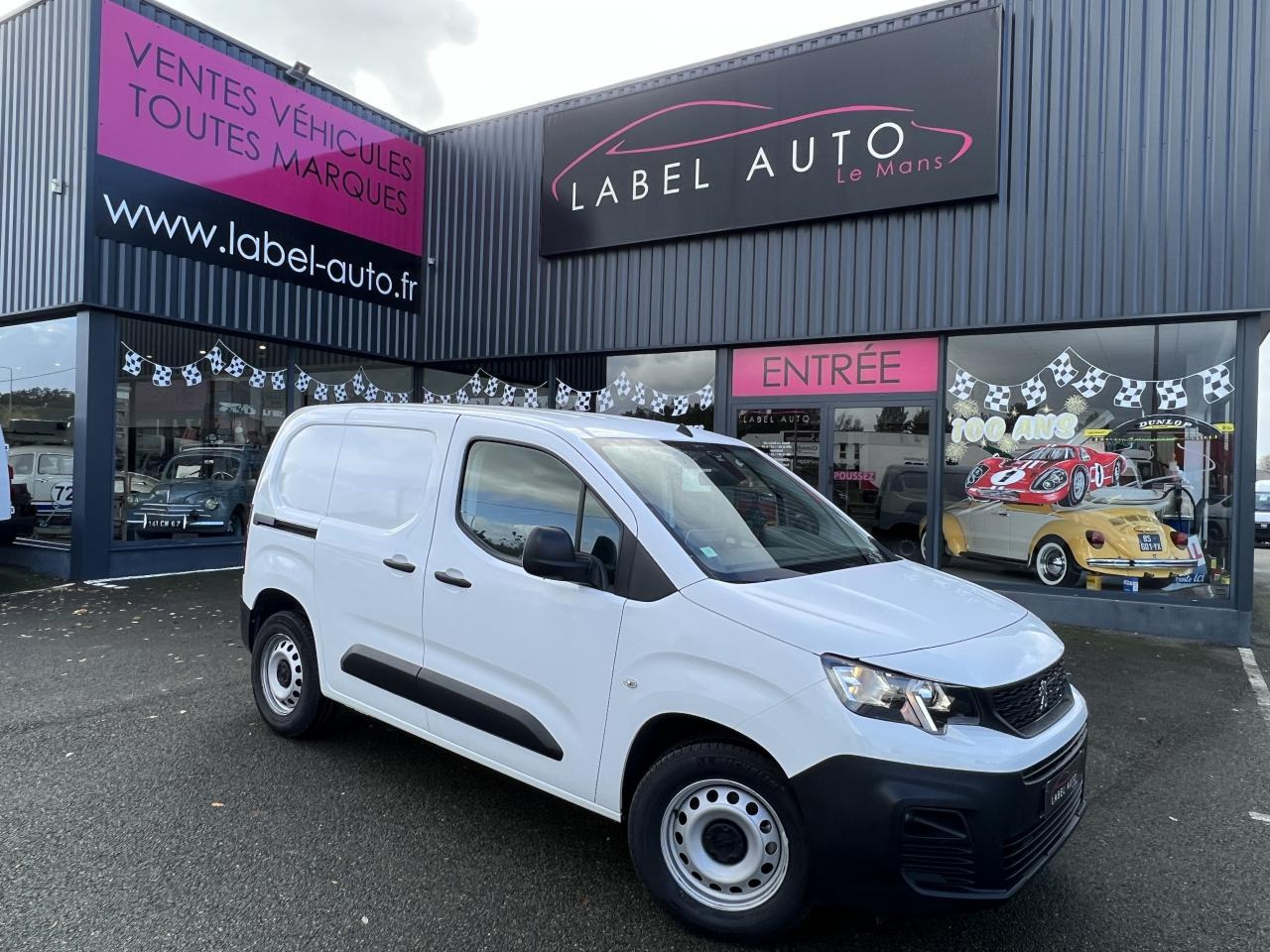 PEUGEOT Partner Standard 1.5 BlueHDi 130 CH 3 places Asphalt FOURGON - Furgon: obrázek 1 PEUGEOT Partner Standard 1.5 BlueHDi 130 CH 3 places Asphalt FOURGON - Furgon: obrázek 1