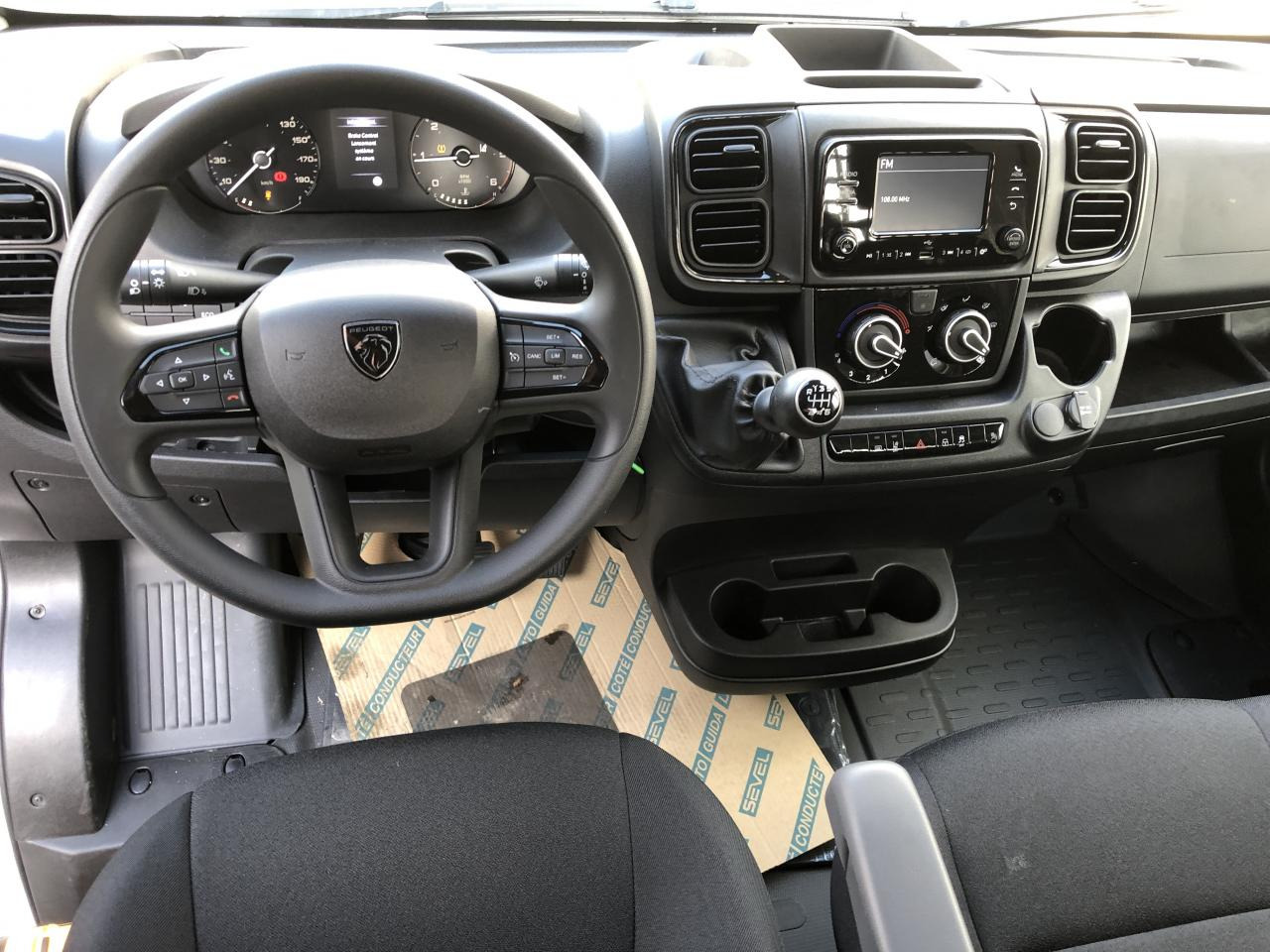 PEUGEOT boxer 3t5 plateau 4m20 2.2 hdi 140ch - Dodávka valník: obrázek 5 PEUGEOT boxer 3t5 plateau 4m20 2.2 hdi 140ch - Dodávka valník: obrázek 5