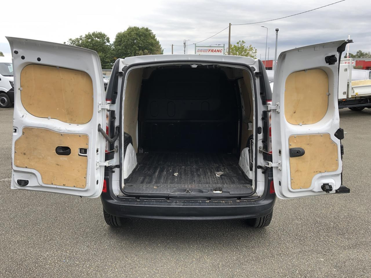 RENAULT KANGOO 1.5 DCI 80CH CONFORT - Furgon: obrázek 3 RENAULT KANGOO 1.5 DCI 80CH CONFORT - Furgon: obrázek 3