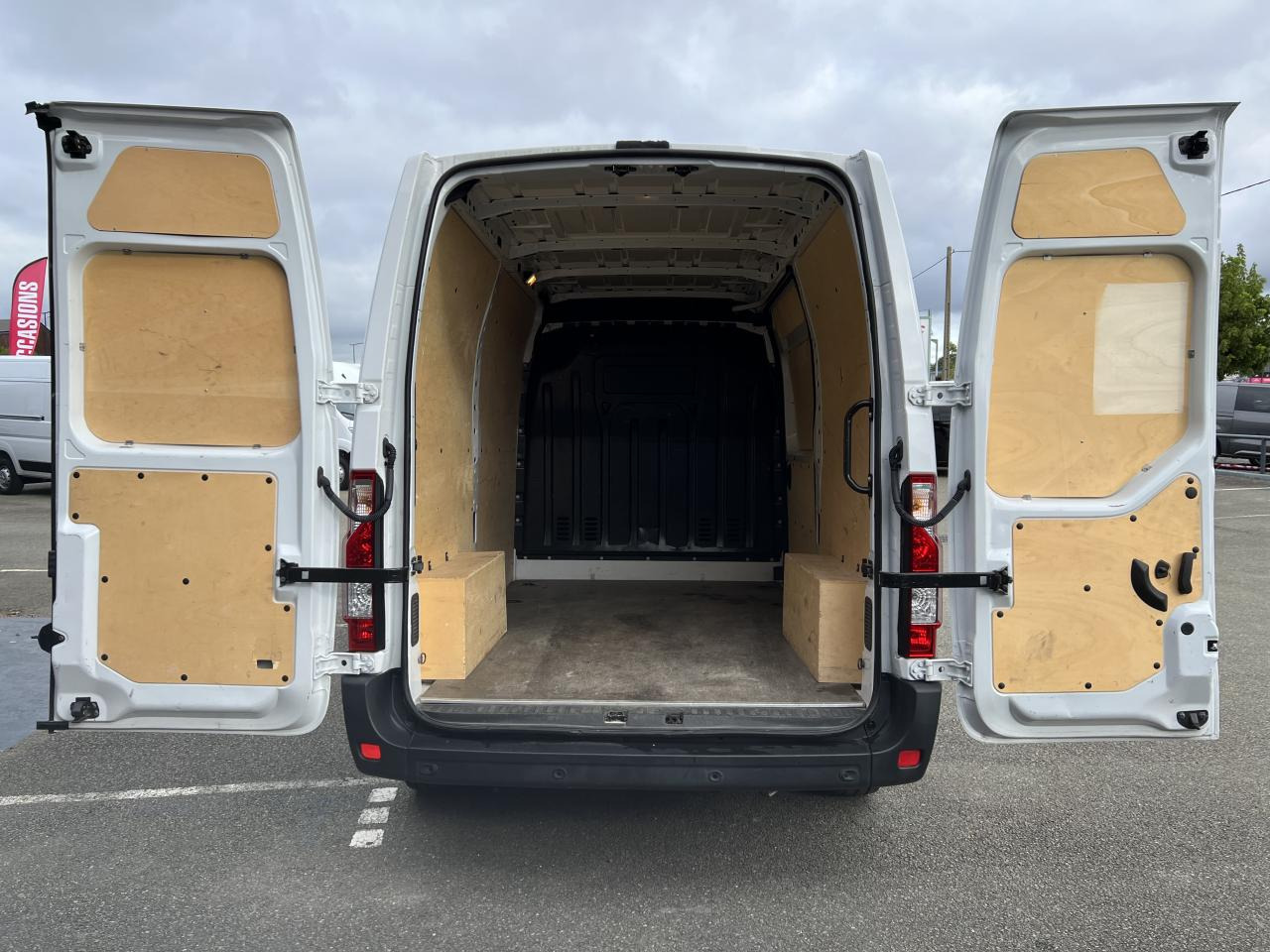RENAULT MASTER 3T3 L2H2 2.3 DCI 135CH CONFORT - Furgon: obrázek 3 RENAULT MASTER 3T3 L2H2 2.3 DCI 135CH CONFORT - Furgon: obrázek 3