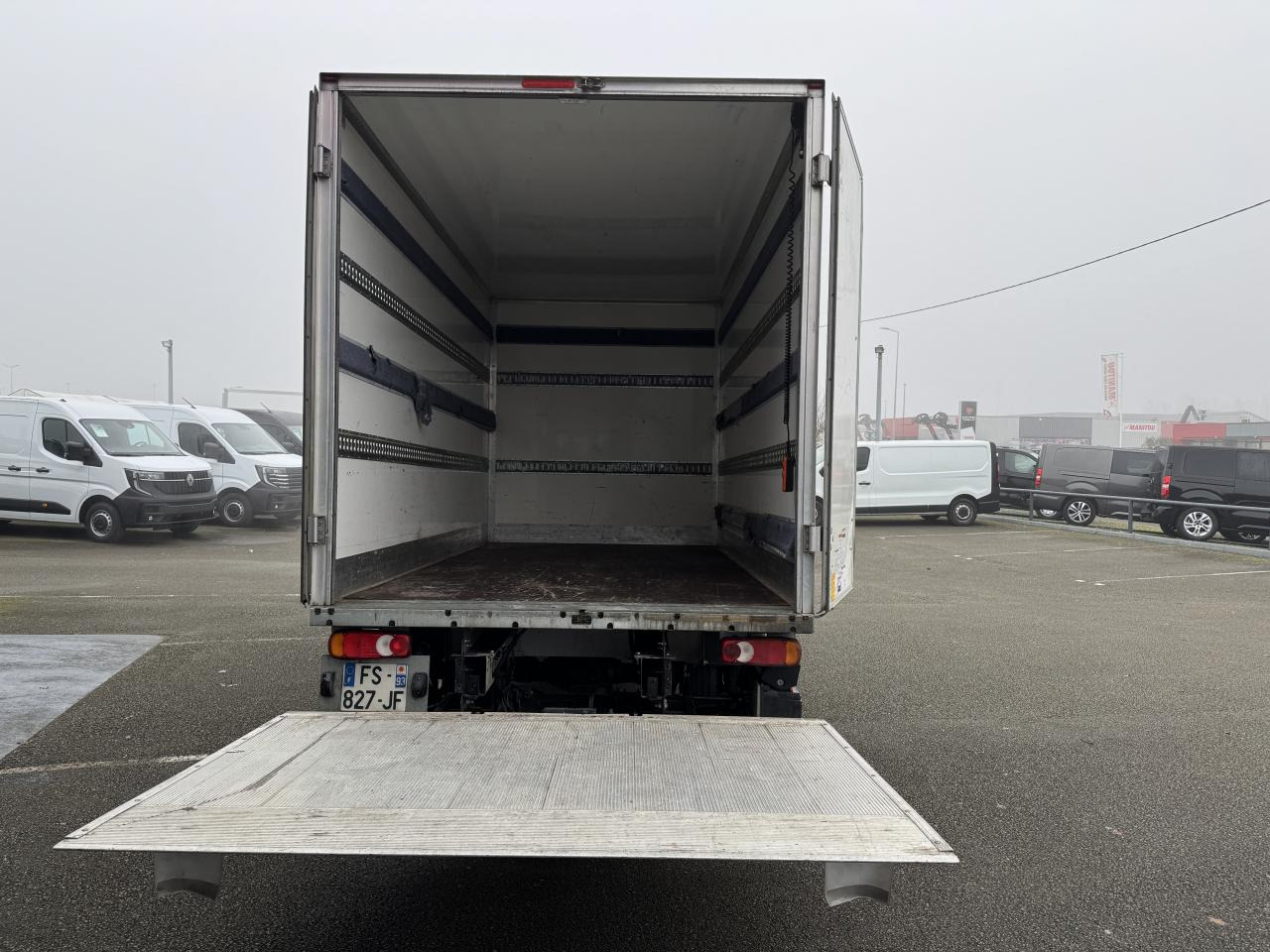 RENAULT MASTER 3T5 CAISSE 20M3 HAYON 2.3 DCI 145CH GRAND CONFORT - Dodávka skřín: obrázek 4 RENAULT MASTER 3T5 CAISSE 20M3 HAYON 2.3 DCI 145CH GRAND CONFORT - Dodávka skřín: obrázek 4