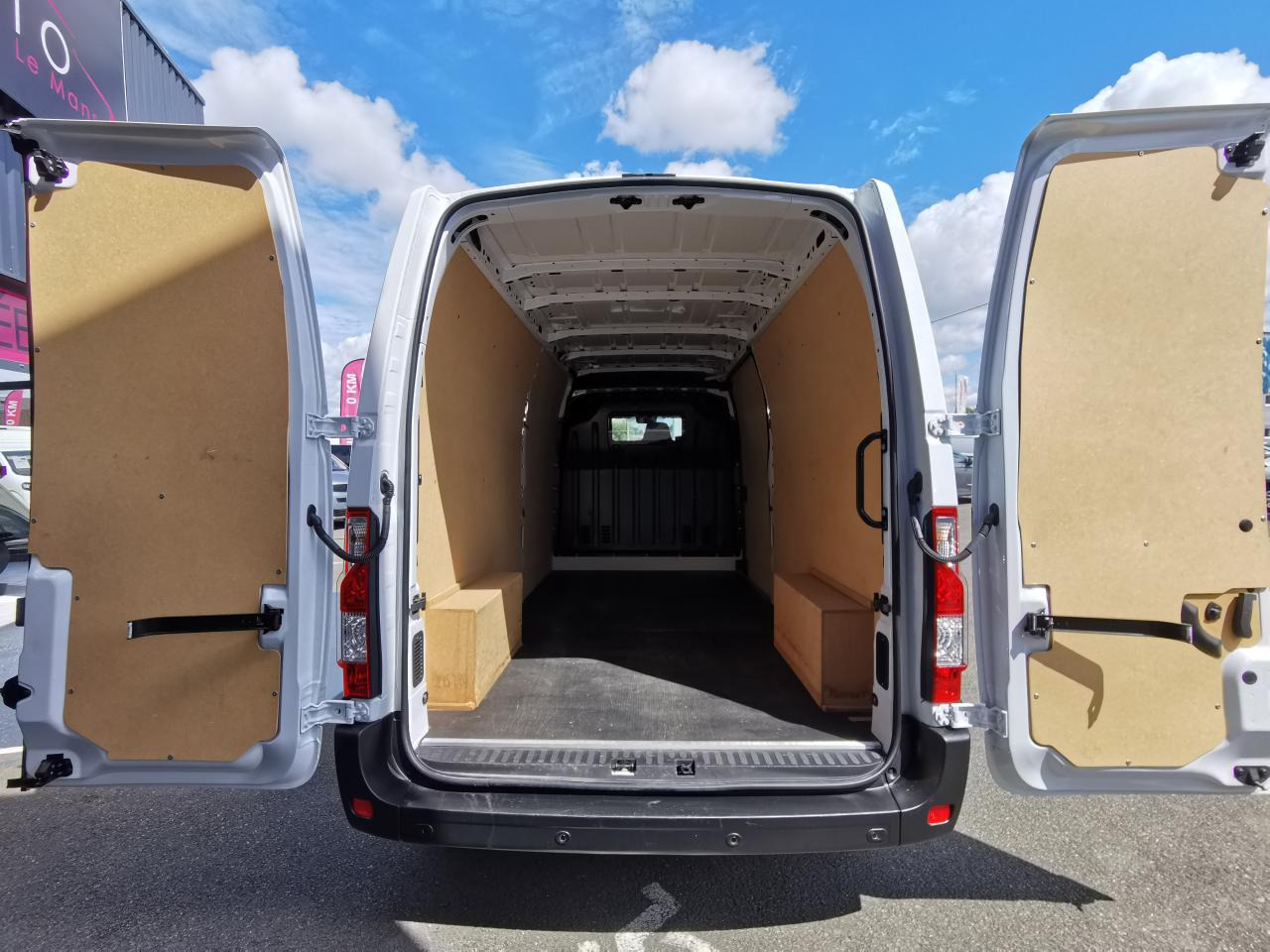 RENAULT Master Confort F3500 L3H2 2.3 Blue dCi - 135 III FOURGON Fourgon L3H2 Traction PHASE 3 - Furgon: obrázek 3 RENAULT Master Confort F3500 L3H2 2.3 Blue dCi - 135 III FOURGON Fourgon L3H2 Traction PHASE 3 - Furgon: obrázek 3