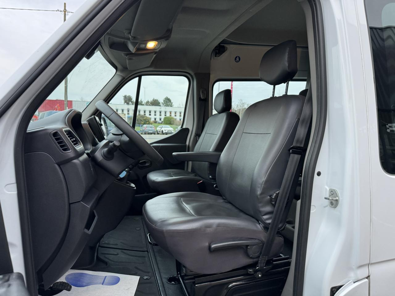 RENAULT Master Confort R3500RJ L3H2 2.3DCI 165CH CABINE APPROFONDIE 6 PLACES - Furgon: obrázek 5 RENAULT Master Confort R3500RJ L3H2 2.3DCI 165CH CABINE APPROFONDIE 6 PLACES - Furgon: obrázek 5