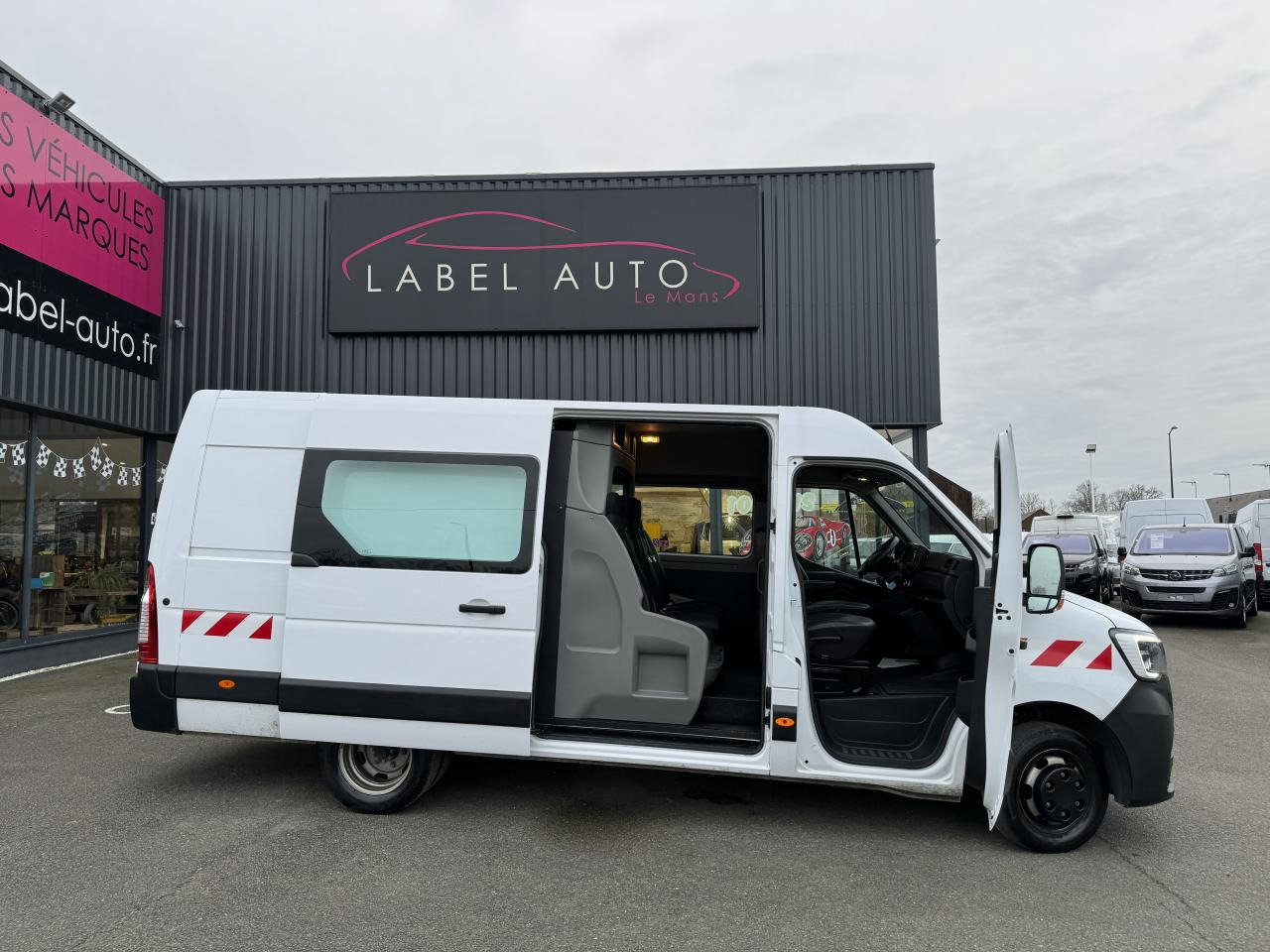 RENAULT Master Confort R3500RJ L3H2 2.3DCI 165CH CABINE APPROFONDIE 6 PLACES - Furgon: obrázek 3 RENAULT Master Confort R3500RJ L3H2 2.3DCI 165CH CABINE APPROFONDIE 6 PLACES - Furgon: obrázek 3