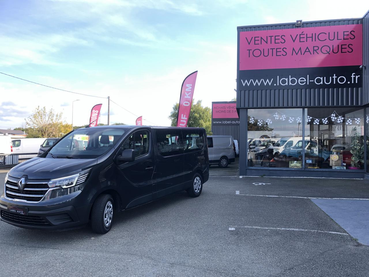 RENAULT Trafic L2 2.0 Energy dCi - 150 - S&S III COMBI Combi Zen L2H1 PHASE 3 - Mikrobus: obrázek 5 RENAULT Trafic L2 2.0 Energy dCi - 150 - S&S III COMBI Combi Zen L2H1 PHASE 3 - Mikrobus: obrázek 5