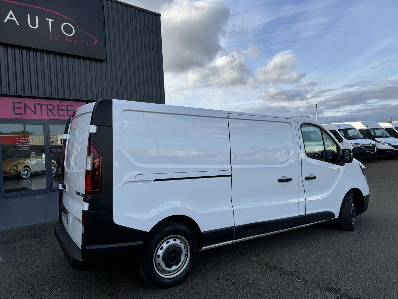 RENAULT Trafic L2H1 3000 Kg 2.0 Blue dCi - 130 III FOURGON Fourgon Grand Confort L2H1 PHASE 3 - Furgon: obrázek 5 RENAULT Trafic L2H1 3000 Kg 2.0 Blue dCi - 130 III FOURGON Fourgon Grand Confort L2H1 PHASE 3 - Furgon: obrázek 5