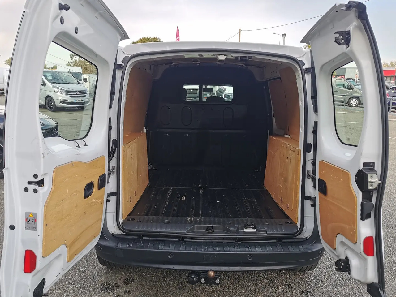 Renault Kangoo 1.5 BLUE DCI 80CH GRAND CONFORT 5CV - Furgon: obrázek 5 Renault Kangoo 1.5 BLUE DCI 80CH GRAND CONFORT 5CV - Furgon: obrázek 5