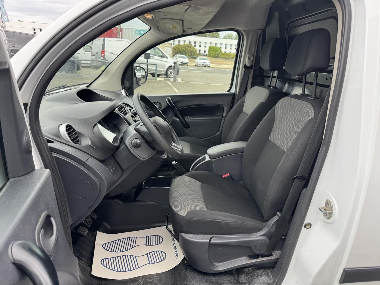 Renault Kangoo 1.5 BLUE DCI 80CH GRAND CONFORT 5CV - Malá dodávka: obrázek 4 Renault Kangoo 1.5 BLUE DCI 80CH GRAND CONFORT 5CV - Malá dodávka: obrázek 4