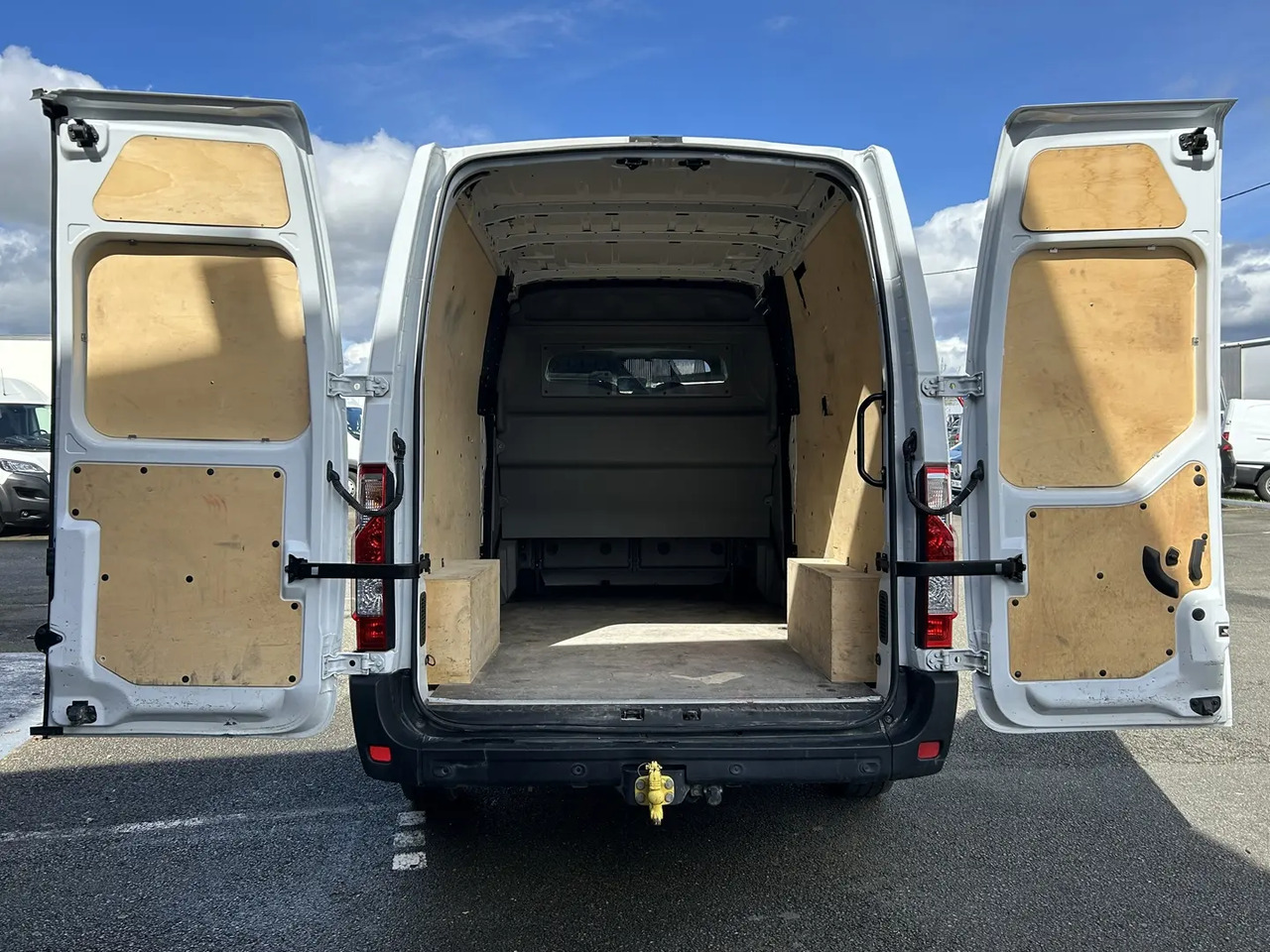 Renault Master F3500 L3H2 2.3 BLUE DCI 135CH CABINE APPROFONDIE GRAND CONFORT - Dodávka s dvojitou kabinou: obrázek 4 Renault Master F3500 L3H2 2.3 BLUE DCI 135CH CABINE APPROFONDIE GRAND CONFORT - Dodávka s dvojitou kabinou: obrázek 4
