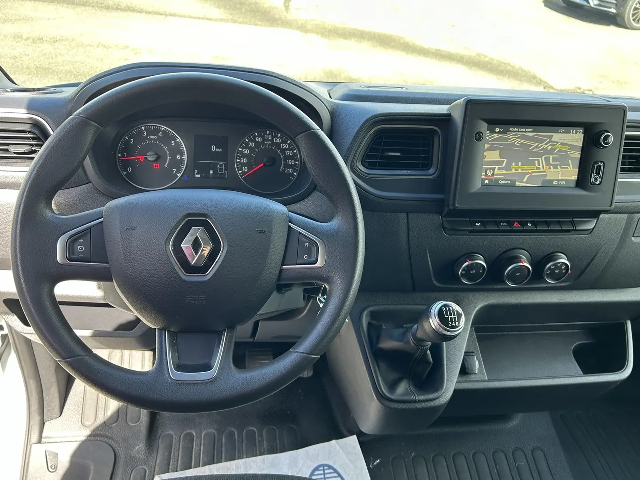 Renault Master F3500 L3H2 2.3 BLUE DCI 135CH CABINE APPROFONDIE GRAND CONFORT - Dodávka s dvojitou kabinou: obrázek 5 Renault Master F3500 L3H2 2.3 BLUE DCI 135CH CABINE APPROFONDIE GRAND CONFORT - Dodávka s dvojitou kabinou: obrázek 5