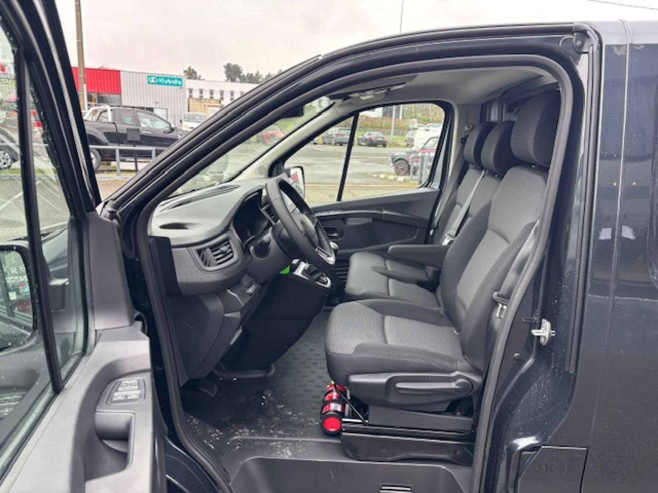 Renault Trafic 3T0 L1H1 2.0 DCI 150CH - Furgon: obrázek 5 Renault Trafic 3T0 L1H1 2.0 DCI 150CH - Furgon: obrázek 5