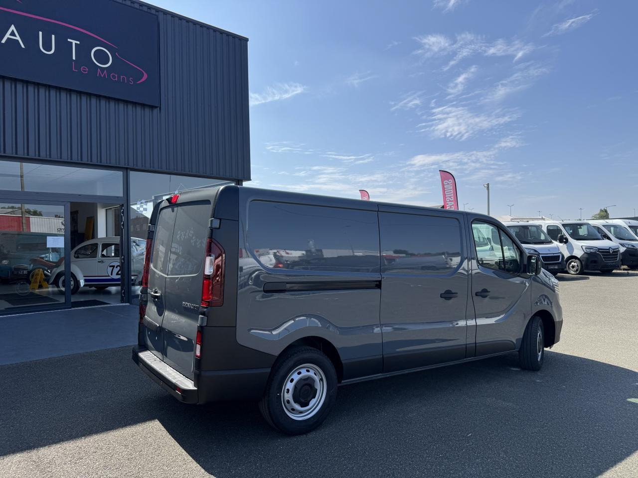 Renault Trafic L2H1 3T 2.0 BLUE DCI 170CH ADVANCE CARPLAY CAM - Furgon: obrázek 5 Renault Trafic L2H1 3T 2.0 BLUE DCI 170CH ADVANCE CARPLAY CAM - Furgon: obrázek 5