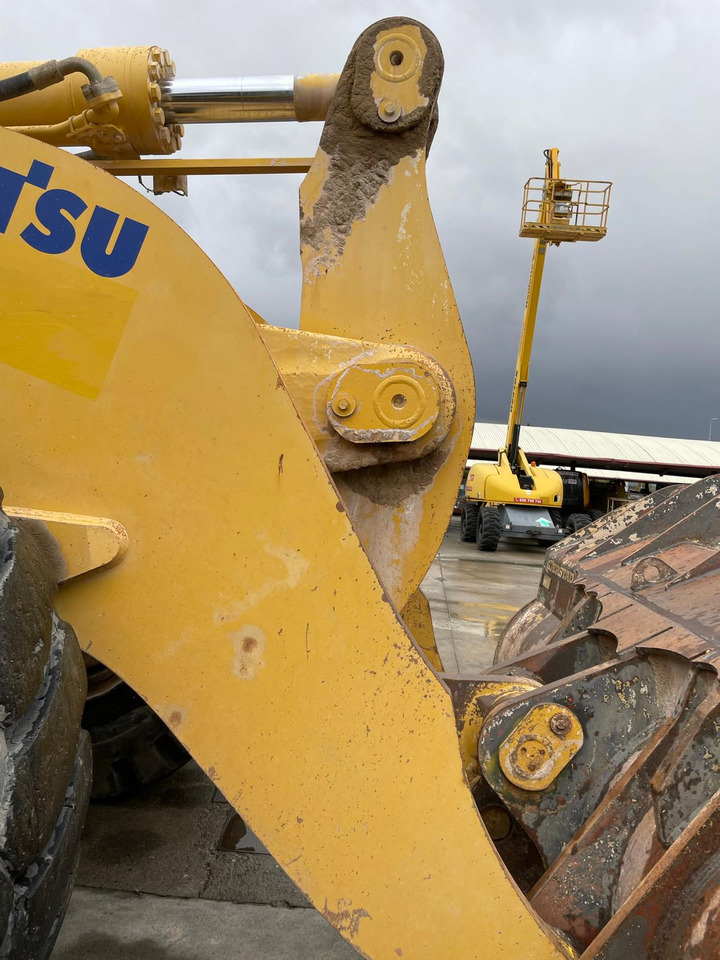 Kolový nakladač KOMATSU WA600-6: obrázek 8