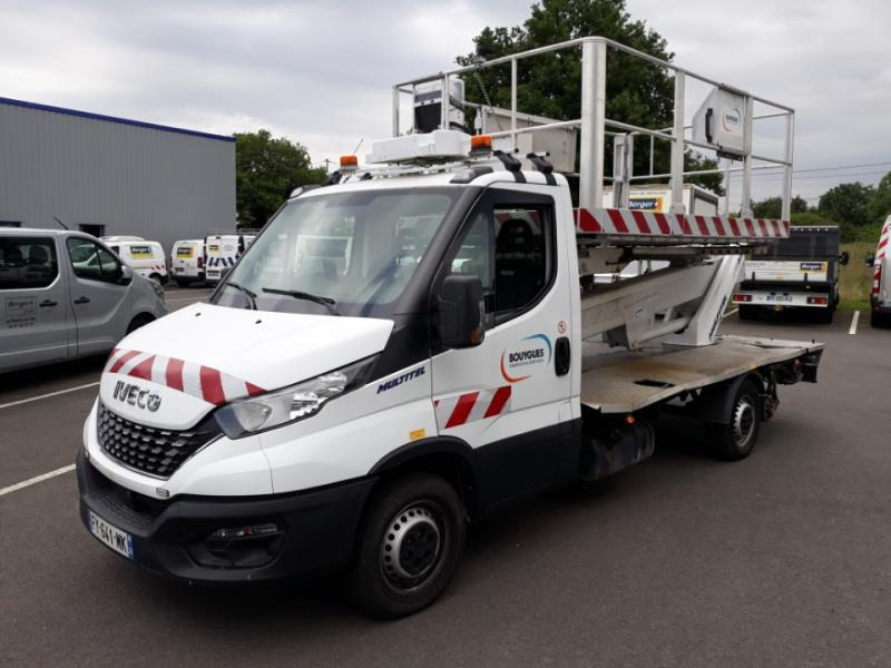 Iveco Daily 35S14 Plateau Nacelle 6m50 Spécial tunnel - Autoplošina: obrázek 1 Iveco Daily 35S14 Plateau Nacelle 6m50 Spécial tunnel - Autoplošina: obrázek 1