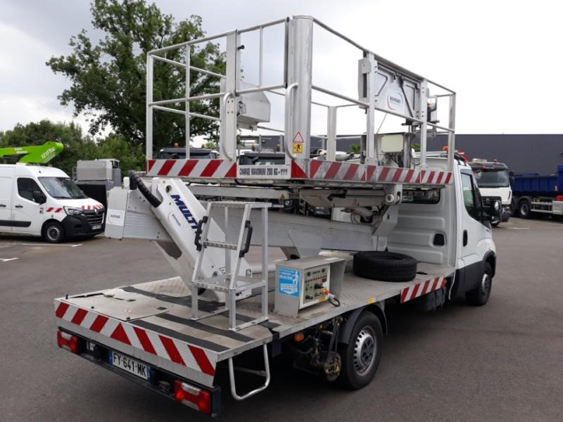 Iveco Daily 35S14 Plateau Nacelle 6m50 Spécial tunnel - Autoplošina: obrázek 4 Iveco Daily 35S14 Plateau Nacelle 6m50 Spécial tunnel - Autoplošina: obrázek 4