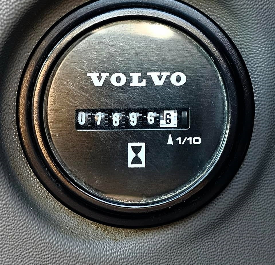 Pásové rýpadlo Volvo ECR 235 EL: obrázek 35