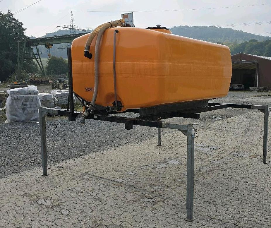 Dücker 5m3 Wassertank Wasserfass für Unimog UGE UGN 405 U300 400 500 427 430 LKW Boschung wassertank Laugentank Bewässerung 5000liter - Cisternový kontejner: obrázek 2 Dücker 5m3 Wassertank Wasserfass für Unimog UGE UGN 405 U300 400 500 427 430 LKW Boschung wassertank Laugentank Bewässerung 5000liter - Cisternový kontejner: obrázek 2