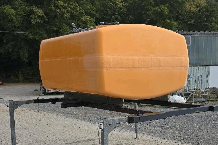 Dücker 5m3 Wassertank Wasserfass für Unimog UGE UGN 405 U300 400 500 427 430 LKW Boschung wassertank Laugentank Bewässerung 5000liter - Cisternový kontejner: obrázek 3 Dücker 5m3 Wassertank Wasserfass für Unimog UGE UGN 405 U300 400 500 427 430 LKW Boschung wassertank Laugentank Bewässerung 5000liter - Cisternový kontejner: obrázek 3